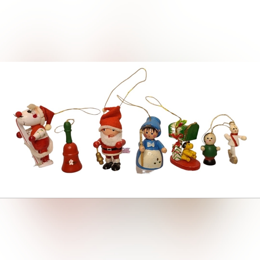 Vintage Christmas Tree Wooden Ornaments 2.5 "